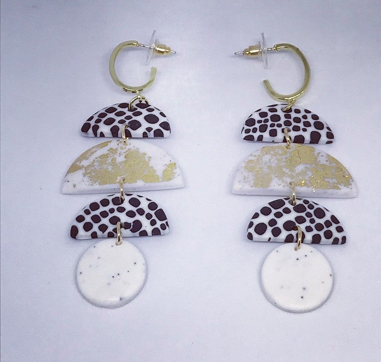 BLACK SPOTS & GOLD FOIL STATEMENT POLY STUDS