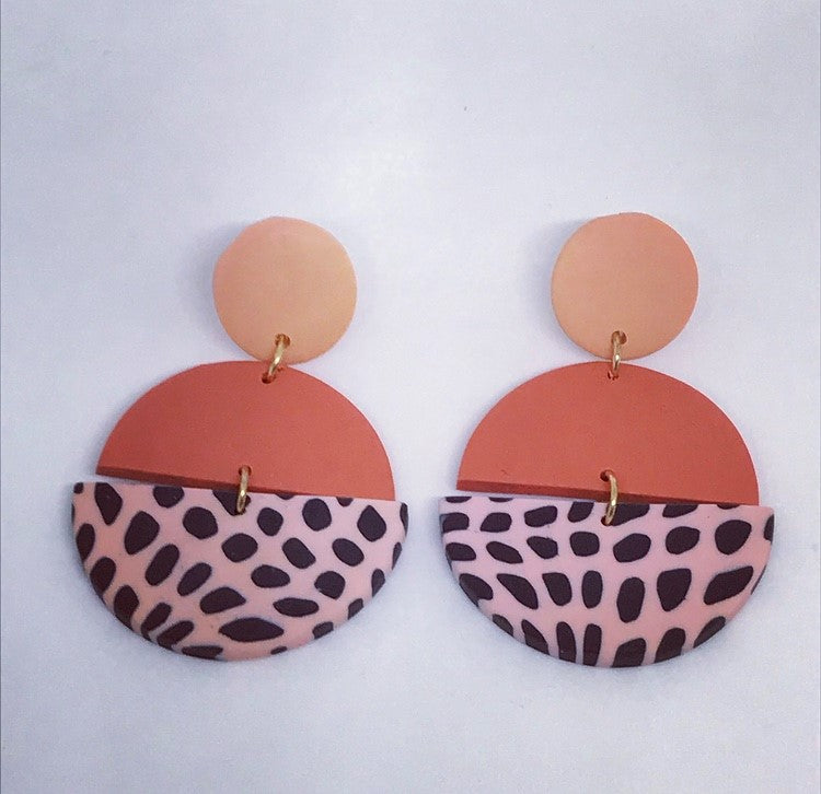 PEACHY/ORANGE POLY STATEMENT STUDS