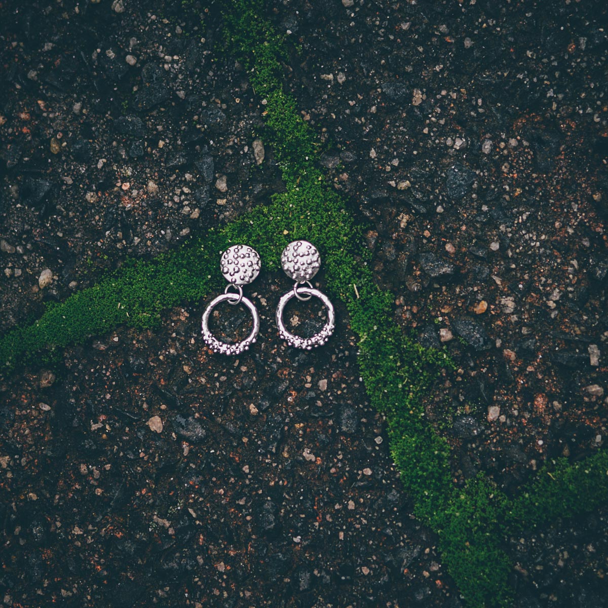 BUMPY ROUND STUDS