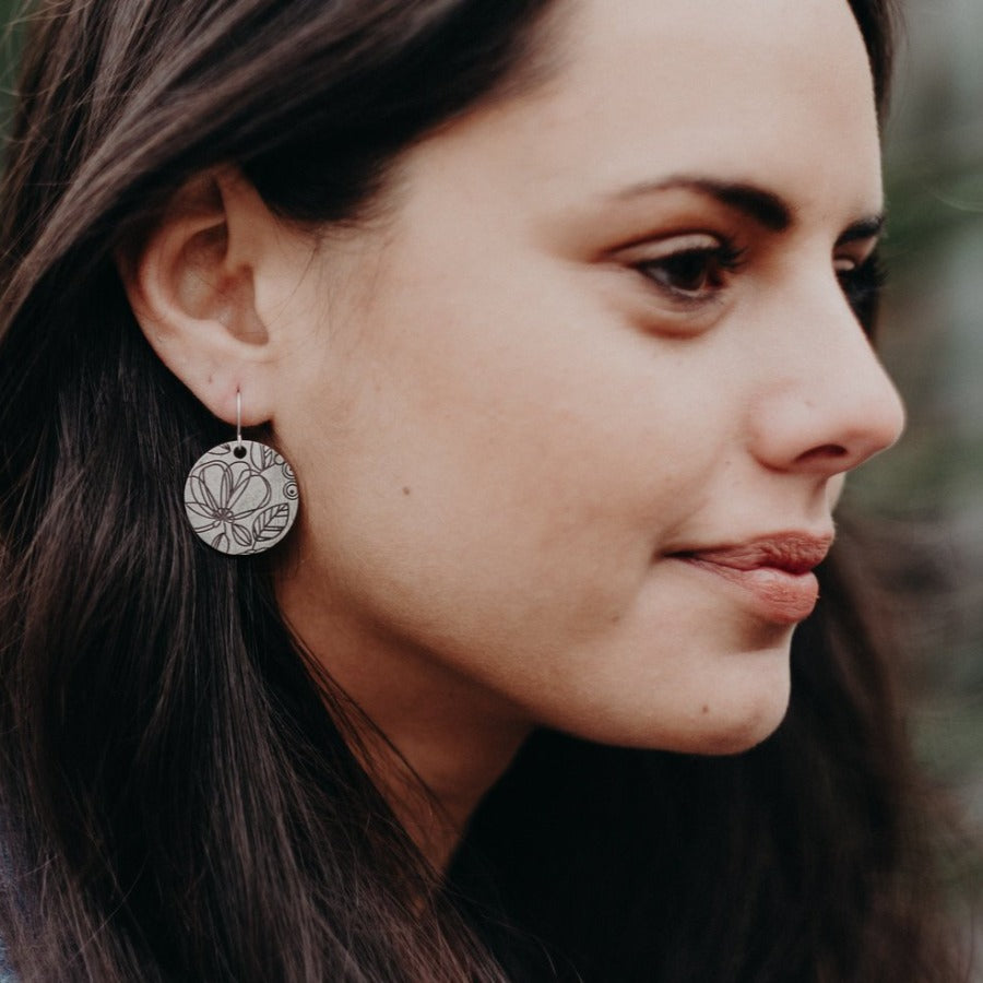 FLOWER SKETCH EARRINGS