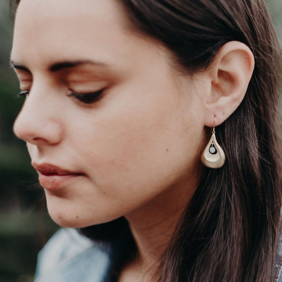 GOLD TEARDROP WITH BEAD