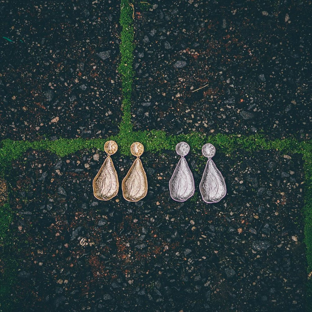 TEXTURED TEARDROP STUDS