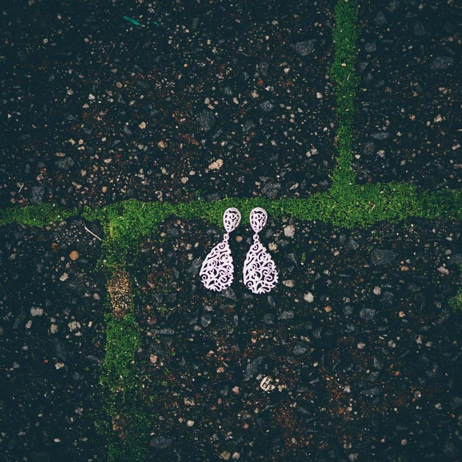 TEARDROP PAISLEY STUDS