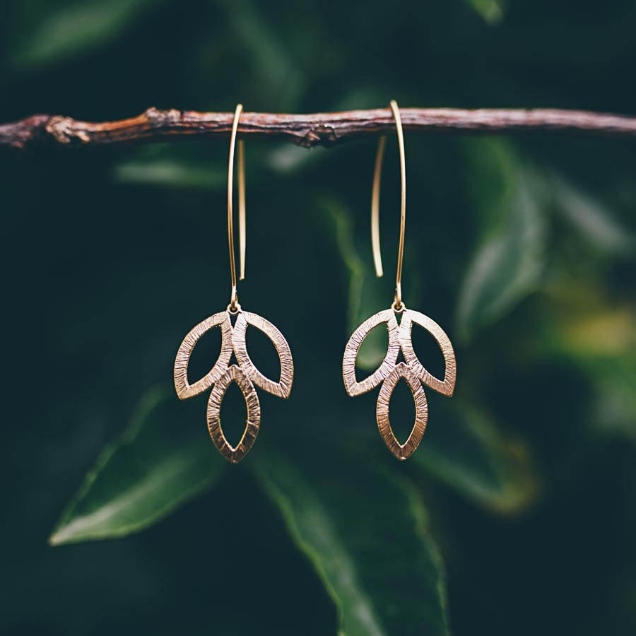 TRIPLE LEAVES