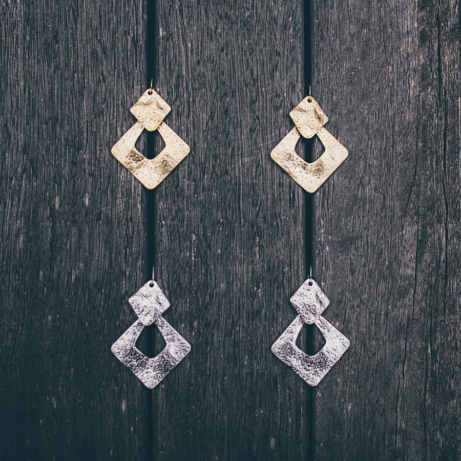 SQUARE DANGLES