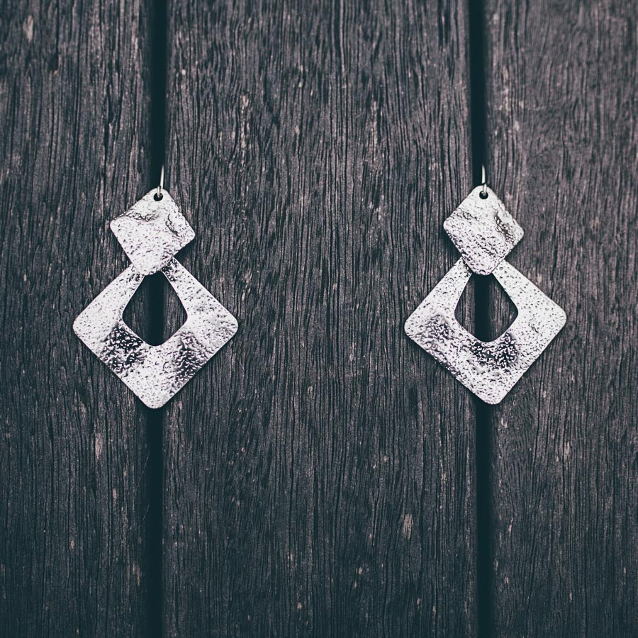 SQUARE DANGLES