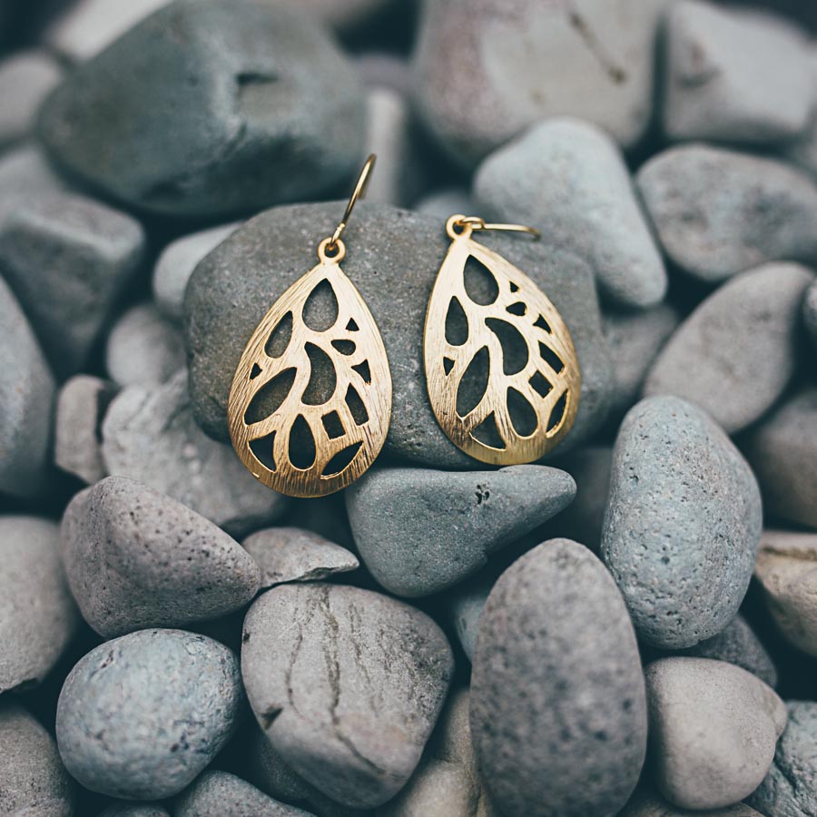 PATTERNED TEARDROPS