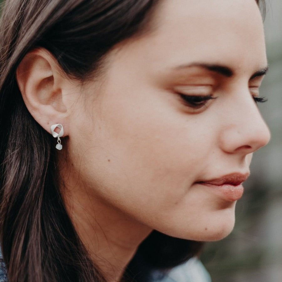 SQUARE STUD WITH BEAD