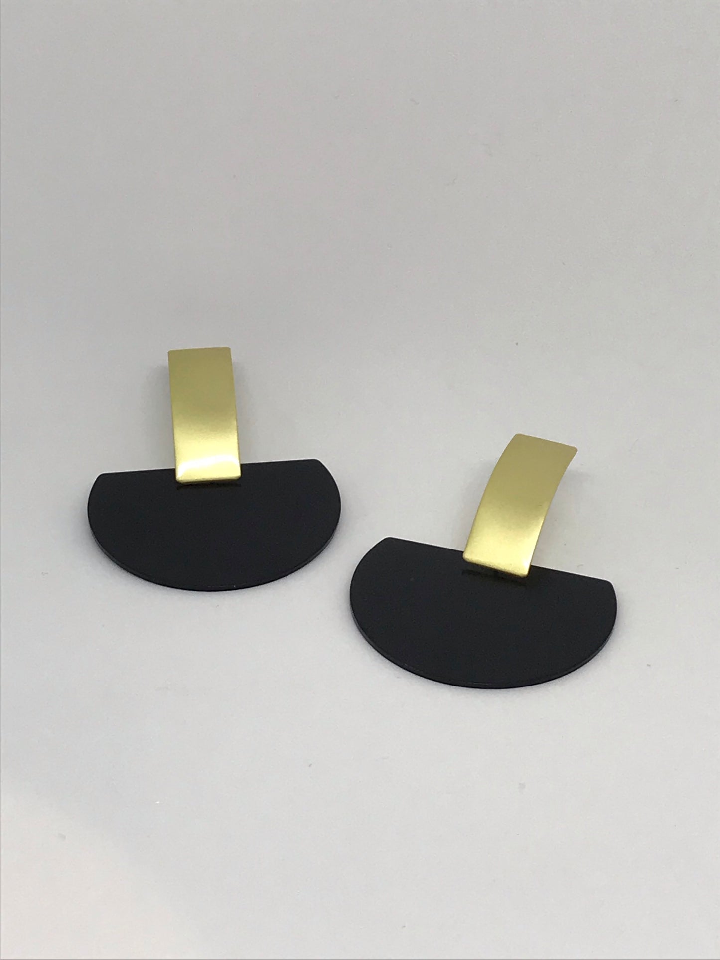 BLACK SPADE EARRINGS