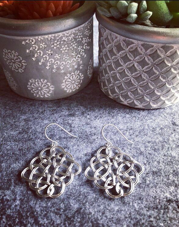 KNOTTED EARRINGS